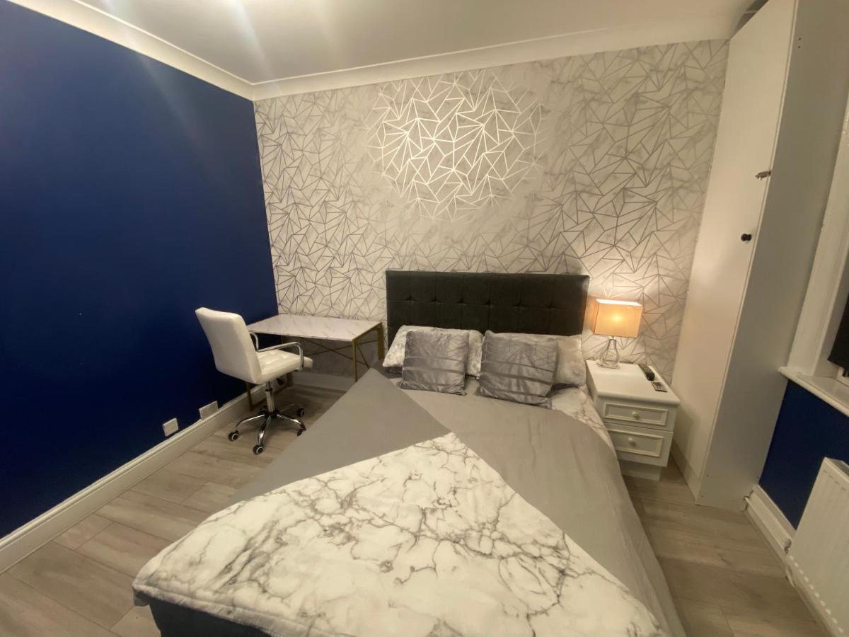 1 Bedroom Luxury Apartments By London City Esterno foto